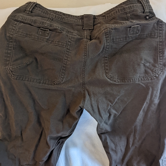 G.H.Bass &Co. heavyweight canvas cargo pants in brown. 36x32 - Picture 8 of 9